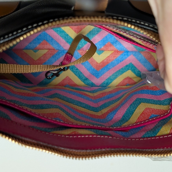 Dooney & Bourke Black and Tan Shoulder Bag - Picture 4 of 9